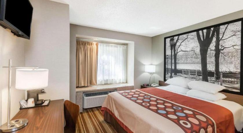 Hotel Super 8 By Wyndham - Albany Area 2*
